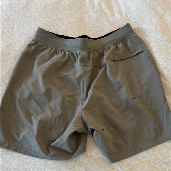 Lululemon Mens License to Train Short Size M Athletic Workout 3 excellent cond - Picture 6 of 8